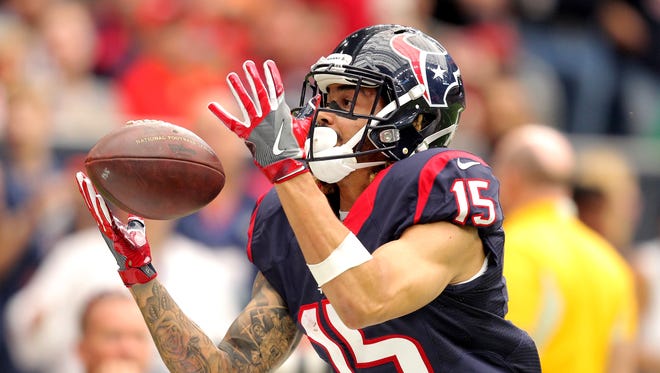 Sep 18, 2016; Houston, TX, USA; Houston Texans wide receiver Will Fuller (15) is unable to make a catch inbounds during the second quarter against the Kansas City Chiefs at NRG Stadium. Mandatory Credit: Erik Williams-USA TODAY Sports ORG XMIT: USATSI-268264 ORIG FILE ID:  20160918_lbm_wb5_183.JPG