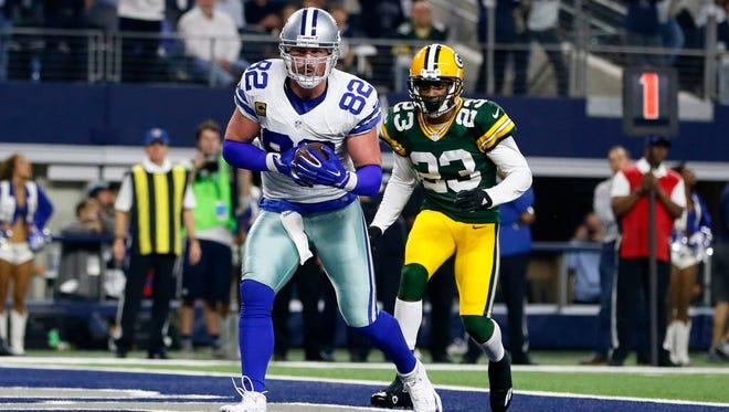 Cowboys tight end Jason Witten (82) catches a touchdown pass against the Packers.