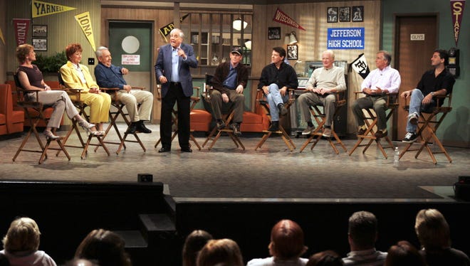 (L-R) ERIN MORAN, MARION ROSS, TOM BOSLEY, GARRY MARSHALL, RON HOWARD, ANSON WILLIAMS, DON MOST, HENRY WINKLER, SCOTT BAIOin a scene from the HAPPY DAYS 30th ANNIVERSARY REUNION - Ron Howard, Henry Winkler, Marion Ross and many other "Happy Days" original cast members will reunite to celebrate the 30th anniversary of one of the most beloved and successful series on American television, in the "Happy Days 30th Anniversary Reunion" special, airing THURSDAY, FEBRUARY 3 (8:00-10:00 p.m., ET), on The ABC Television Network. --- DATE TAKEN: rec'd 01/05  By CRAIG SJODIN   ABC        HO      - handout   ORG XMIT: ZX31099