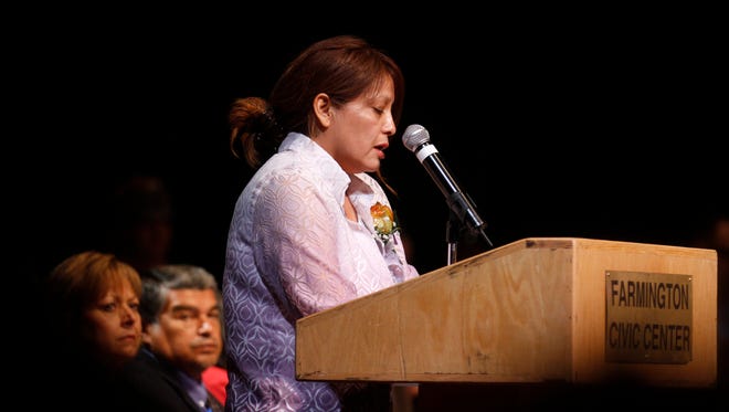 Pamela Foster eulogizes her daughter, Ashlynne Mike, in front of more than 3,000 mourners May 6, 2016, at the Farmington Civic Center in Farmington, N.M.