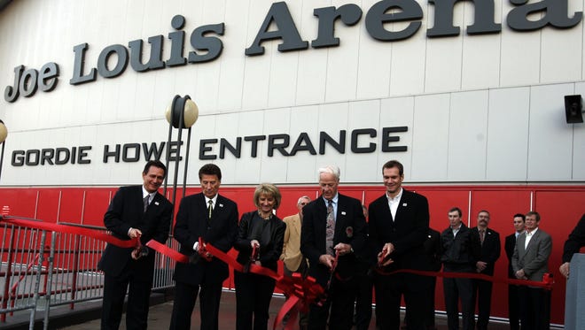 Ken Holland, Mike and Marian Ilitch, Gordie Howe and Nicklas Lidstrom offically open the Gordie Howe Entrance at Joe Louis Arena in 2006.