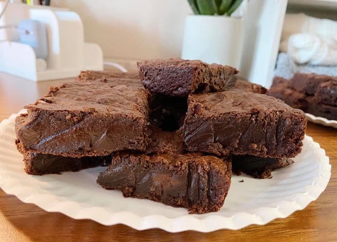 Made with extra fudge opposed to traditional brownies. Brownies can be made in different varieties.